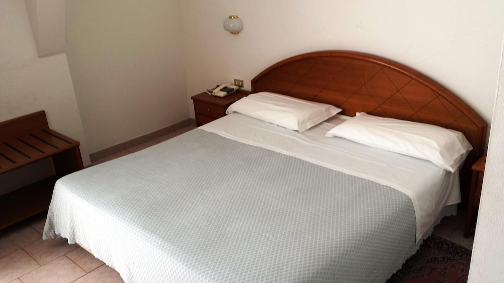 Hotel Eden Сан Ремо Стая снимка
