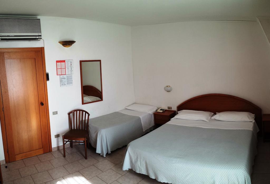 Hotel Eden Сан Ремо Стая снимка
